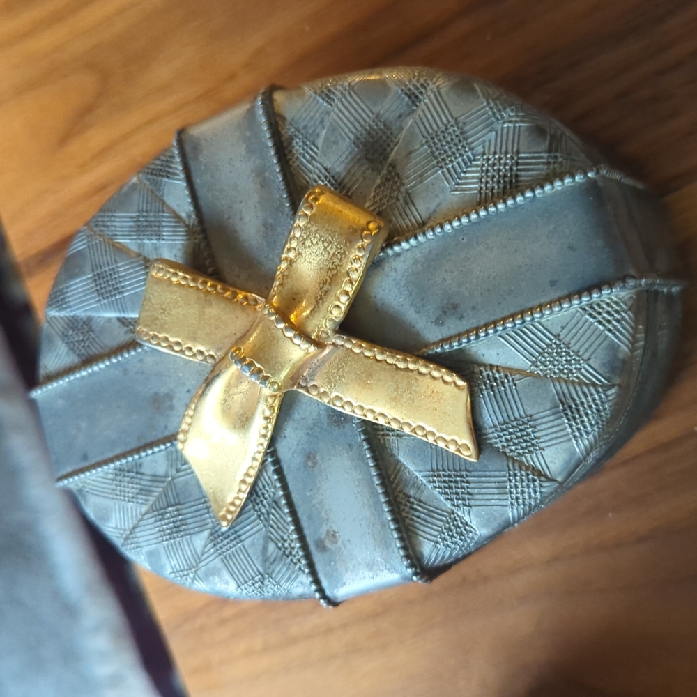 · In stockGodingerIt is 5" long, 3-1/2" across, and 2-1/2